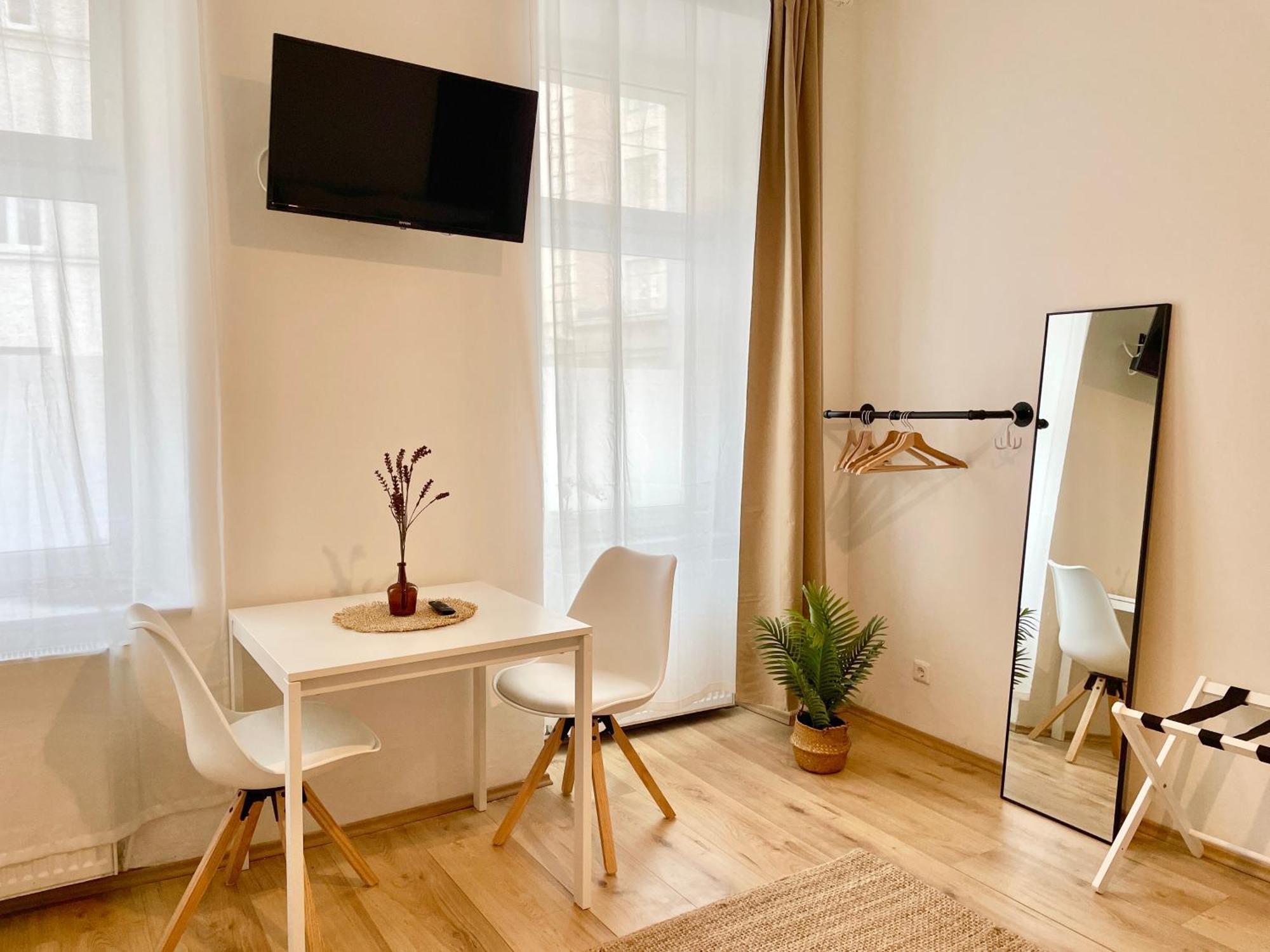 Cosy Stylish Near Center